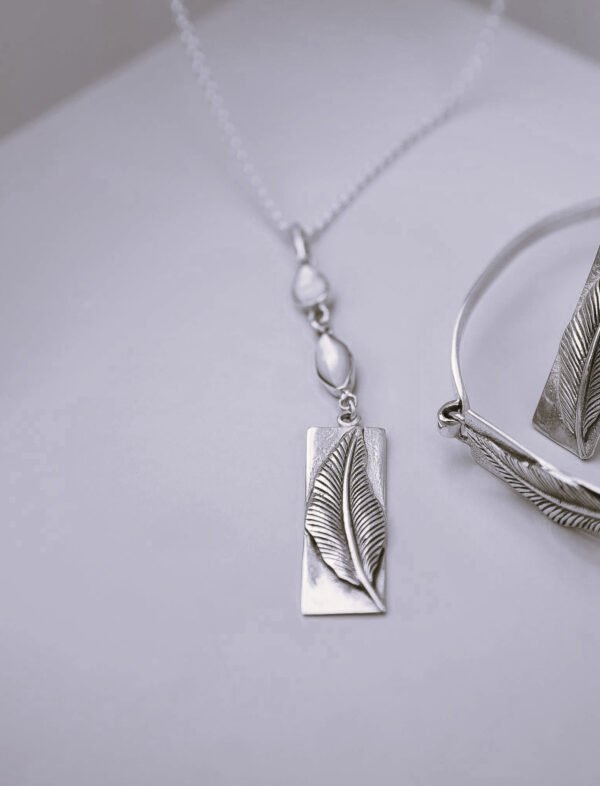 Feather shell